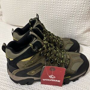 Wolverine Wilderness waterproof mens green suede hiking boots size 8